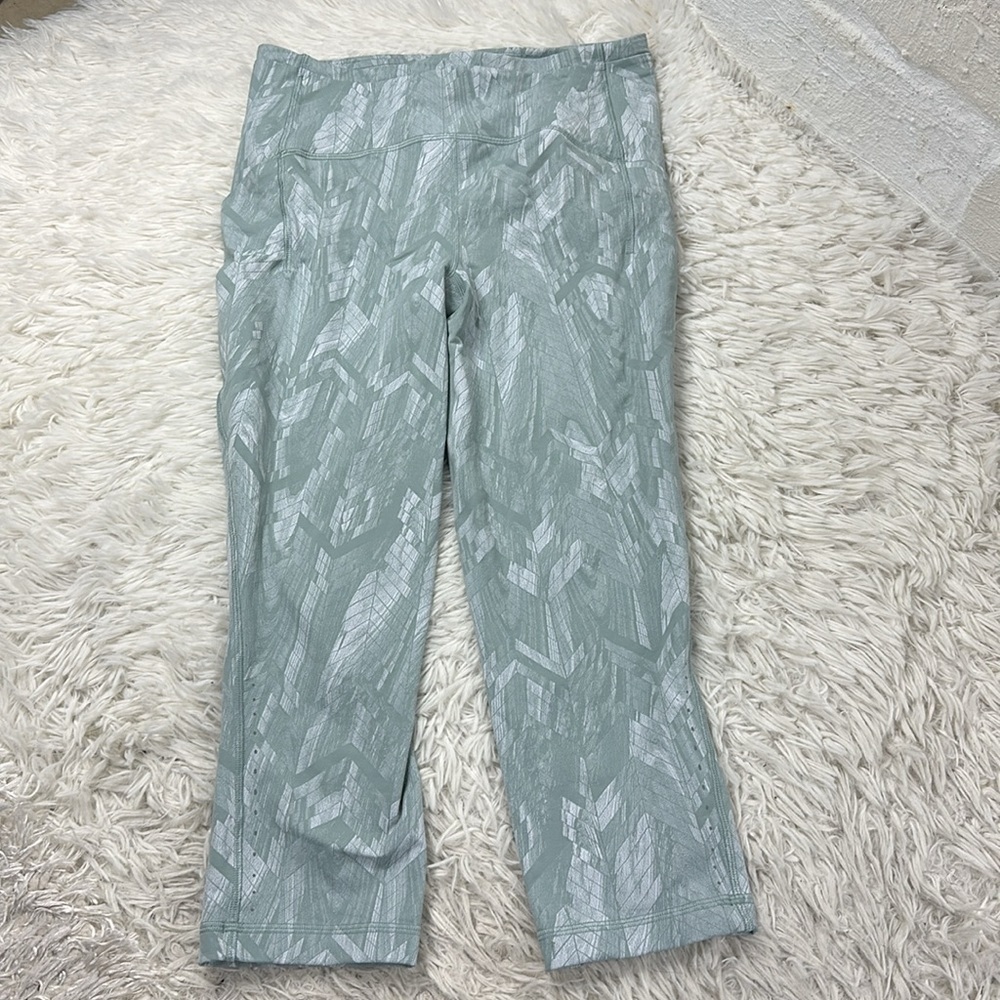 Lululemon Swift Speed HR Crop 21" Reverberate Chevron Jacquard Silver Blue White